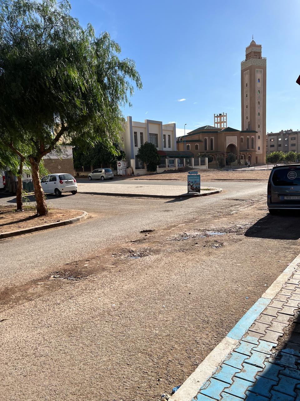 مدينة الرحمة.. الازقة والشوارع مابين حفرة وحفرة توجد حفرة