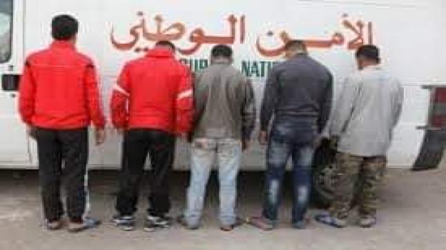 تازة.. توقيف 11 شخصا يشتبه تورطهم في السرقة وخيانة الأمانة واختلاس أموال عمومية والارتشاء